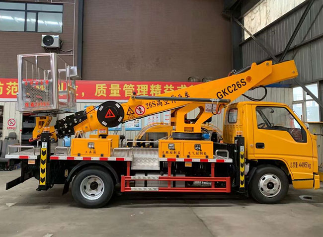 26米的江鈴順達藍牌高空作業(yè)車