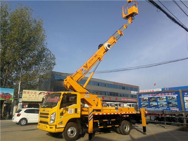 江鈴國六26米伸縮臂高空作業(yè)車