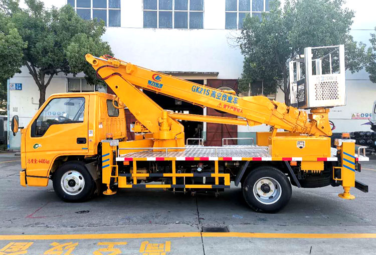 江鈴國(guó)六伸縮臂21米高空作業(yè)車(chē)
