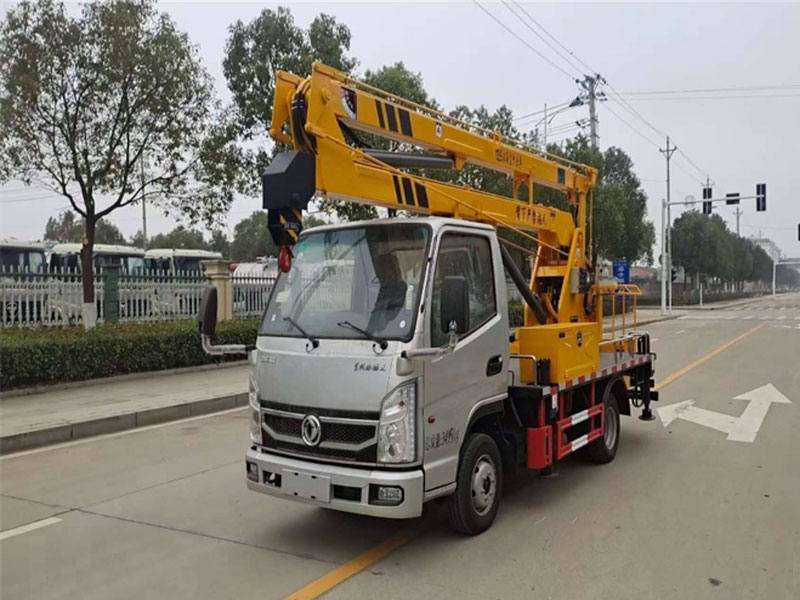 東風小霸王汽油發(fā)動機13米藍牌高空作業(yè)車