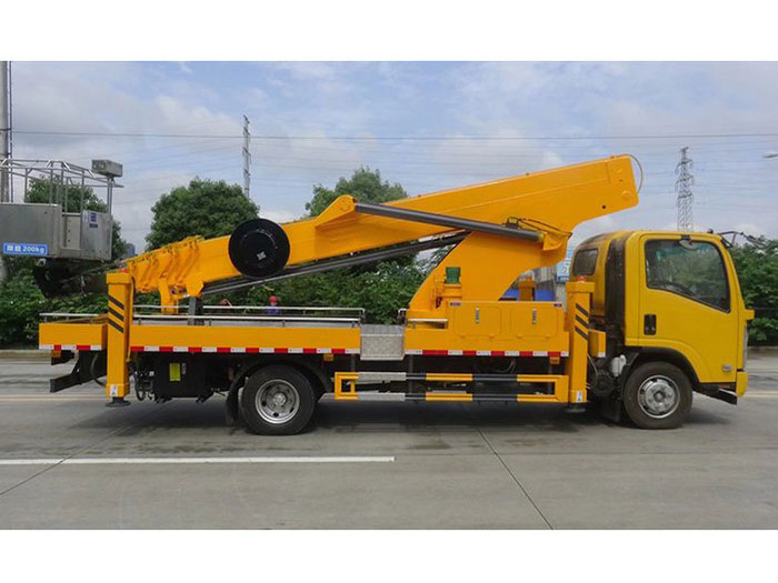 24米折臂高空作業(yè)車(chē)-路燈維修-橋梁維護(hù)-廣告安裝專(zhuān)用車(chē)