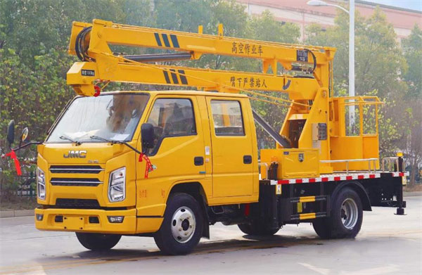 藍(lán)牌江鈴16米曲臂高空作業(yè)車