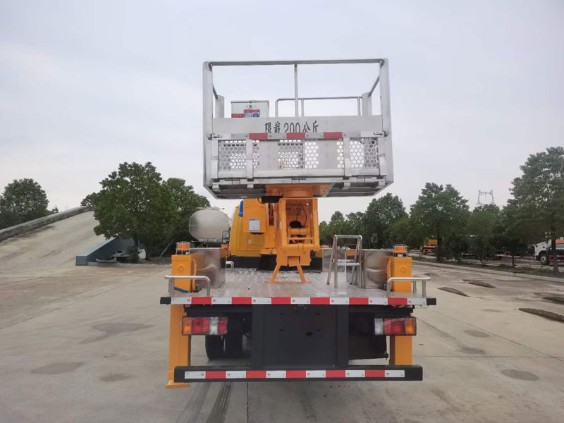 國六?五十鈴雙排18米高空作業(yè)車
