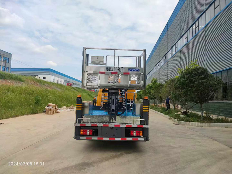 江鈴順達33米高空作業(yè)車