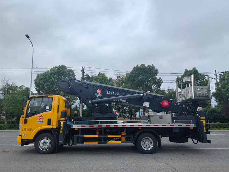 程力華鑫慶鈴鈴咖36米直臂高空作業(yè)車