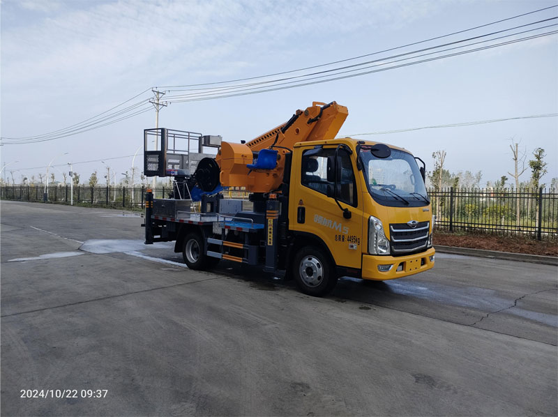 程力華鑫國六福田領(lǐng)航M5藍(lán)牌30米直臂高空作業(yè)車